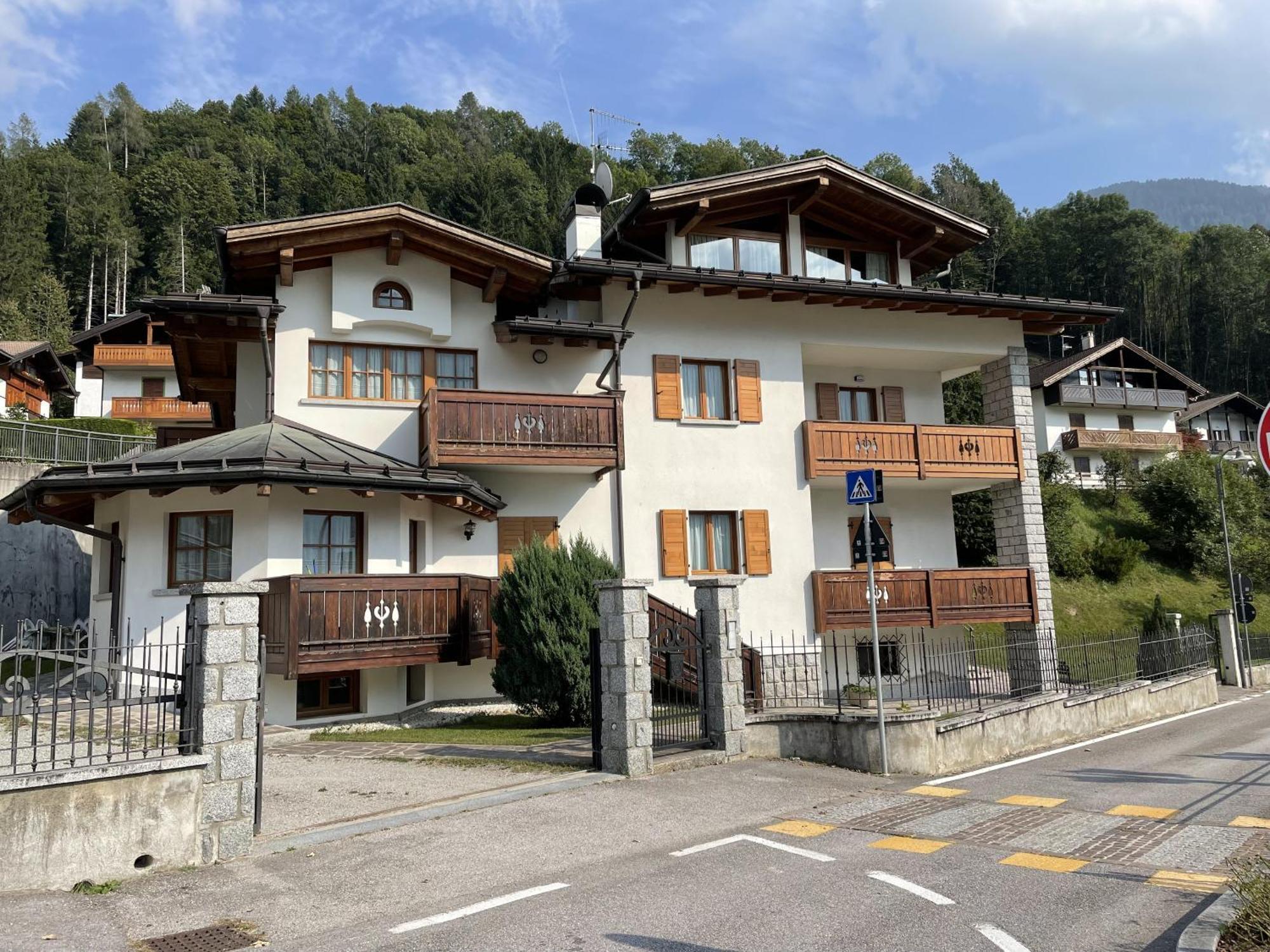 Casa Adamello Giustino公寓 外观 照片